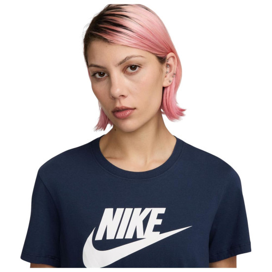 Nike Γυναικεία κοντομάνικη μπλούζα Sportswear Essentials Nike Γυναικεία κοντομάνικη μπλούζα Sportswear Essentials